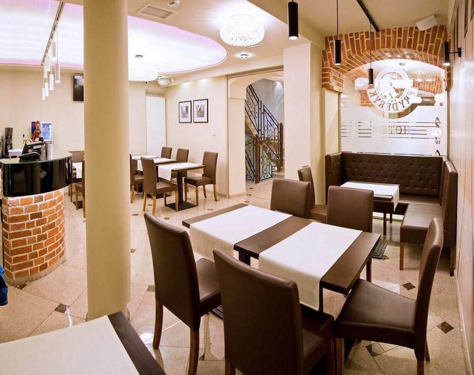 Hotel Fryderyk Nysa Luaran gambar