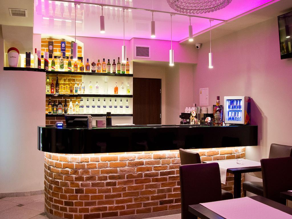 Hotel Fryderyk Nysa Luaran gambar