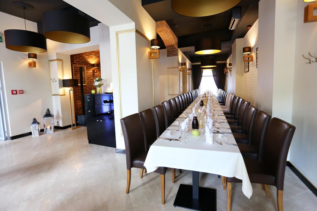 Hotel Fryderyk Nysa Luaran gambar